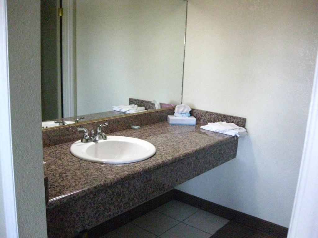 Desert Inn Motel バーストー 部屋 写真