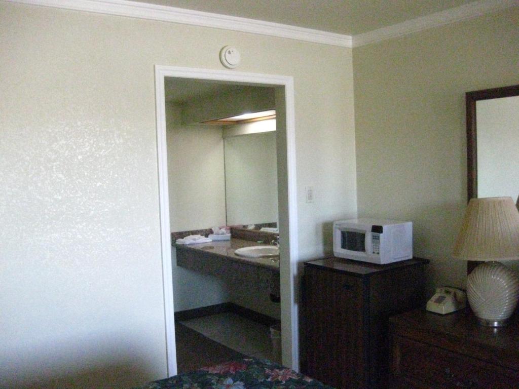 Desert Inn Motel バーストー 部屋 写真